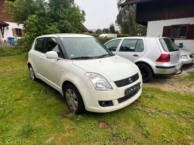 Gebraucht Suzuki Swift 92 PS (67 kW) 2011 Weiß Kleinwagen