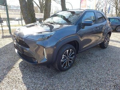 Neu Toyota Yaris Cross Style 116 PS (85 kW) 2026 Grau SUV