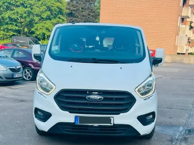 Gebraucht Ford Tourneo 105 PS (77 kW) 2018 Weiß Van / Kleinbus