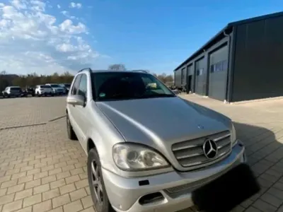 Gebraucht Mercedes ML270 163 PS (119 kW) 2004 Grau SUV