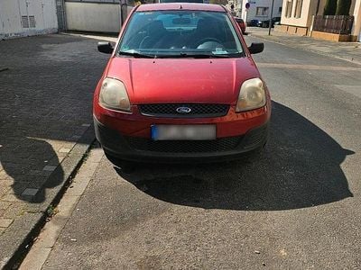 Gebraucht Ford Fiesta 75 PS (55 kW) 2005 Rot Kleinwagen