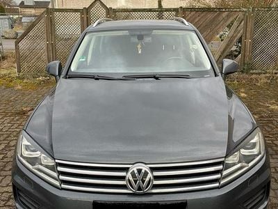 Gebraucht VW Touareg 262 PS (192 kW) 2015 Grau SUV