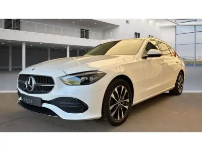 Używany Mercedes C300e 313 KM (230 kW) 2023 Biały Kombi