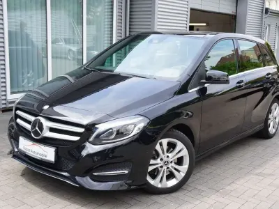 Gebraucht Mercedes B200 Urban 156 PS (114 kW) 2015 Schwarz Kleinwagen
