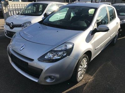Gebraucht Renault Clio II Dynamique 75 PS (55 kW) 2010 Silber Limousine