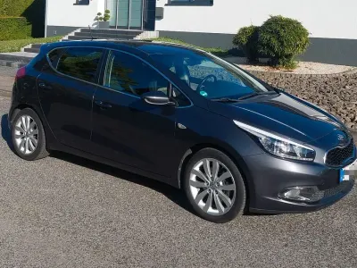Gebraucht Kia Ceed FIFA World Cup Edition 99 PS (72 kW) 2014 Blau Kleinwagen