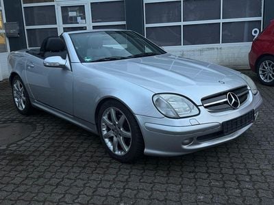 Gebraucht Mercedes SLK230 197 PS (144 kW) 2004 Silber Cabrio