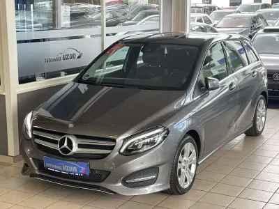 Gebraucht Mercedes B200 Urban 156 PS (114 kW) 2015 Grau Kleinwagen