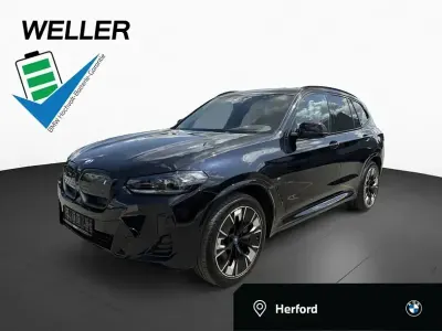 Gebraucht BMW iX3 M Sport 210 kW (286 PS) 2024 Schwarz SUV