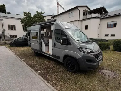 Gebraucht Peugeot Boxer 150 PS (110 kW) 2016 Grau Van