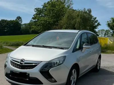 Gebraucht Opel Zafira 131 PS (96 kW) 2013 Silber Van / Kleinbus