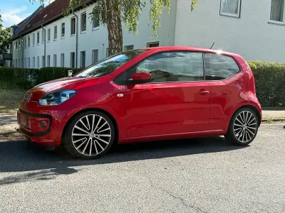 Gebraucht VW up! 60 PS (44 kW) 2011 Rot Kleinwagen