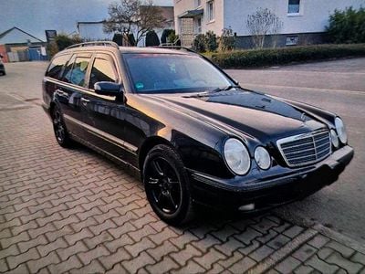 Gebraucht Mercedes E320 224 PS (164 kW) 2000 Schwarz Kombi