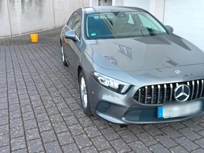 Gebraucht Mercedes A180 136 PS (100 kW) 2019 Grau Limousine