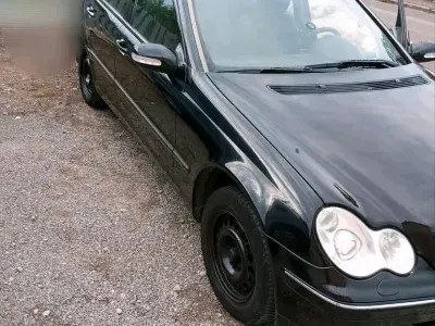Gebraucht Mercedes C200 163 PS (119 kW) 2004 Schwarz Kombi