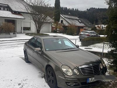 Grau Gebraucht 2006 Mercedes E280 Limousine | 7.000 €