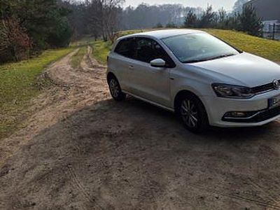 Gebraucht VW Polo LOUNGE 75 PS (55 kW) 2015 Weiß Kleinwagen