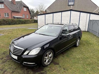 Schwarz Gebraucht 2012 Mercedes E220 Avantgarde Kombi | 11.900 € (Fairer Preis)