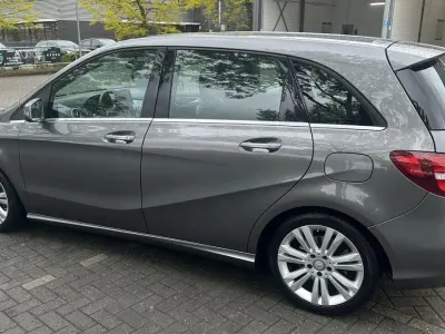 Gebraucht Mercedes B250 211 PS (155 kW) 2016 Grau Van / Kleinbus