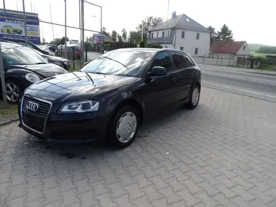 Gebraucht Audi A3 Attraction 125 PS (91 kW) 2010 Phantomschwarz perleffekt Kleinwagen