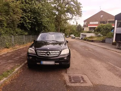 Gebraucht Mercedes ML320 224 PS (164 kW) 2007 Schwarz SUV