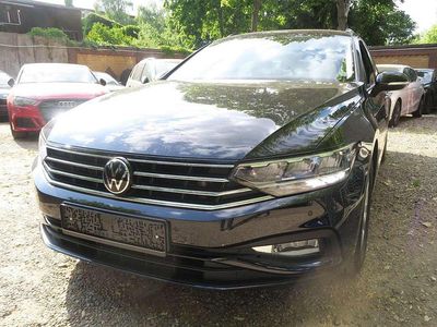 Gebraucht VW Passat Basis 150 PS (110 kW) 2021 Deep black perleffekt Kombi