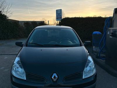 Gebraucht Renault Clio II 75 PS (55 kW) 2006 Schwarz Kleinwagen