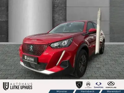 Gebraucht Peugeot e-2008 Active 100 kW (136 PS) 2021 Rot SUV