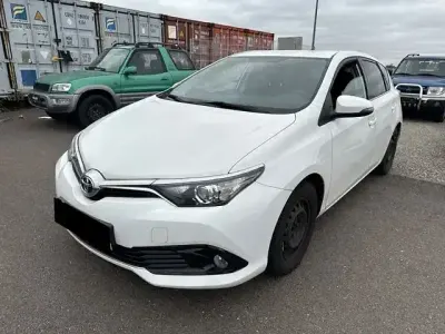 Gebraucht Toyota Auris Design 116 PS (85 kW) 2016 Weiß Limousine