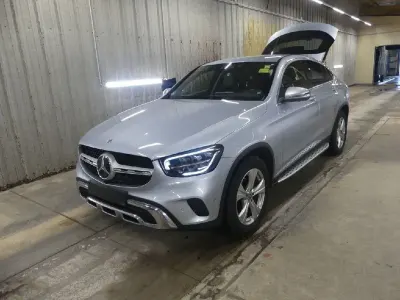 Gebraucht Mercedes GLC200 163 PS (119 kW) 2023 Silber SUV