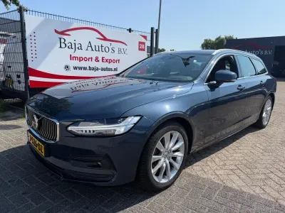 Gebraucht Volvo V90 Momentum 197 PS (144 kW) 2020 Blau Kombi