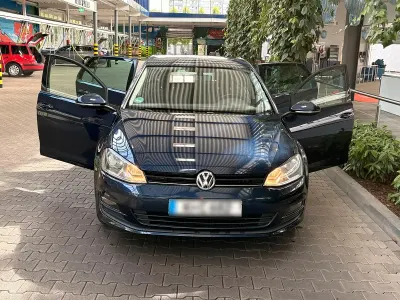 Gebraucht VW Golf VII 105 PS (77 kW) 2013 Blau Kleinwagen