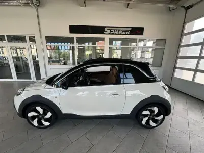 Gebraucht Opel Adam Rocks Rocks 87 PS (63 kW) 2016 Weiß Kleinwagen