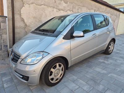 Usata Mercedes A180 109 CV (80 kW) 2010 Grigio Monovolume