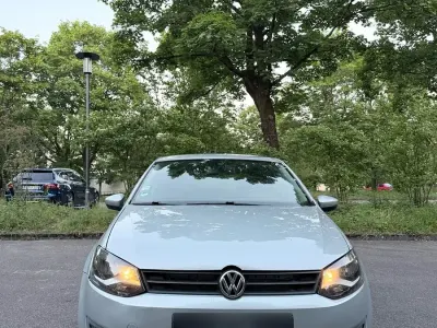 Gebraucht VW Polo 85 PS (62 kW) 2010 Grau Kleinwagen