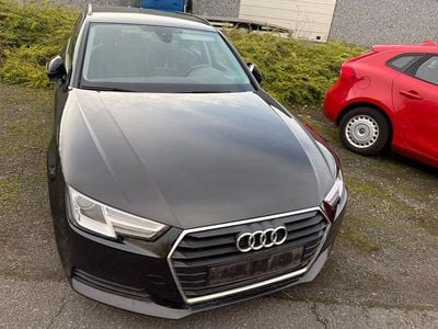 Gebraucht Audi A4 Basis 150 PS (110 kW) 2017 Schwarz Kombi