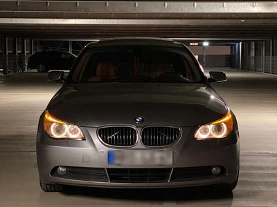 Gebraucht BMW 523 177 PS (130 kW) 2006 Silber Limousine