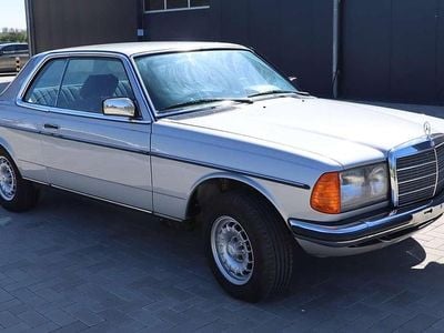 Brugt Mercedes 280 156 HK (114 kW) 1979 Sølv Coupe