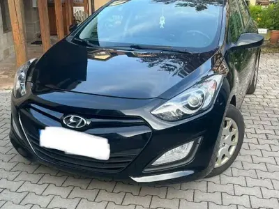 Gebraucht Hyundai i30 Classic 99 PS (72 kW) 2014 Schwarz Limousine