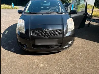 Gebraucht Toyota Yaris Luna 86 PS (63 kW) 2007 Schwarz Kleinwagen