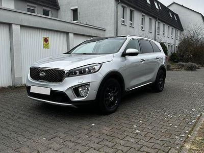 Silber Gebraucht 2015 Kia Sorento Platinum Edition SUV | 14.799 € (Fairer Preis)