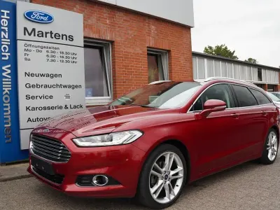 Gebraucht Ford Mondeo Titanium 203 PS (149 kW) 2018 Rot Limousine
