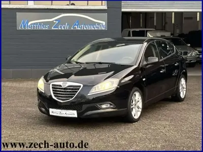 Second-hand Lancia Delta 120 CP (88 kW) 2011 Negru Hatchback