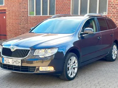 Gebraucht Skoda Superb Family 160 PS (117 kW) 2011 Braun Kombi