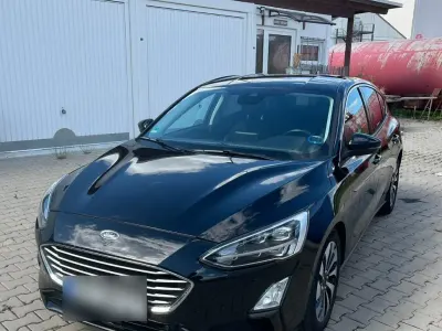 Gebraucht Ford Focus Cool & Connect 125 PS (91 kW) 2019 Schwarz Limousine