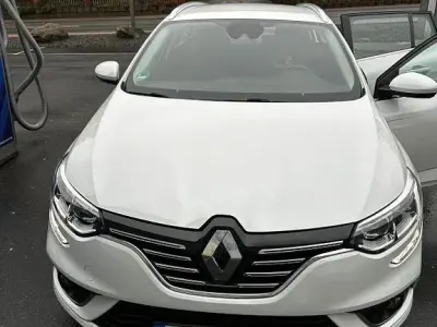 Gebraucht Renault Mégane LIMITED 132 PS (97 kW) 2018 Weiß Limousine