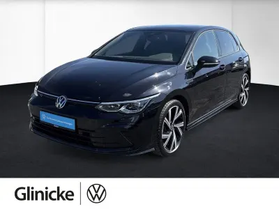 Gebraucht VW Golf VIII R-line 150 PS (110 kW) 2024 Deep black perleffekt Limousine