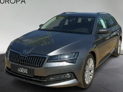 Gebraucht Skoda Superb Style 200 PS (147 kW) 2023 Graphite grau metallic Kombi