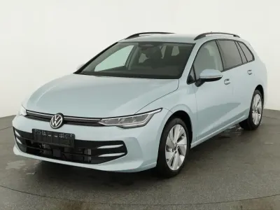Neu VW Golf VIII Life 2026 Crystal ice blue metallic Kombi