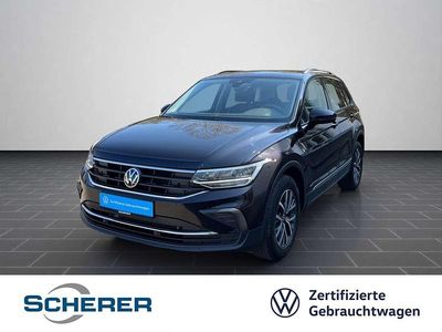 Gebraucht VW Tiguan Life 150 PS (110 kW) 2023 Deep black perleffekt (metallic) SUV